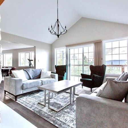 Stunning Home With Amazing Views Near The City Victoria Exterior foto