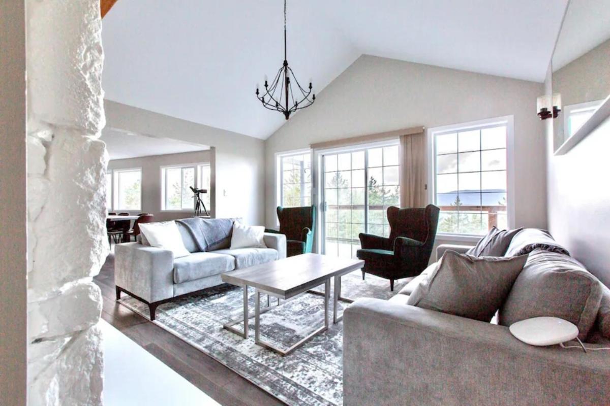 Stunning Home With Amazing Views Near The City Victoria Exterior foto