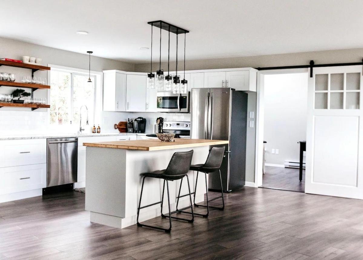 Stunning Home With Amazing Views Near The City Victoria Exterior foto