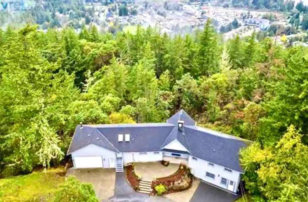 Stunning Home With Amazing Views Near The City Victoria Exterior foto