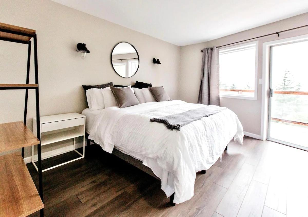Stunning Home With Amazing Views Near The City Victoria Exterior foto